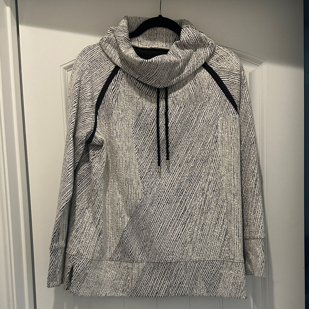 Women's Black and White Sweater